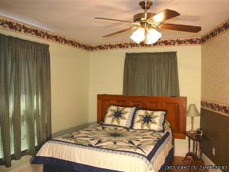 The Young House Bed And Breakfast Millinocket Zimmer foto